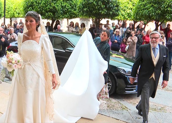 La novia llega a la boda