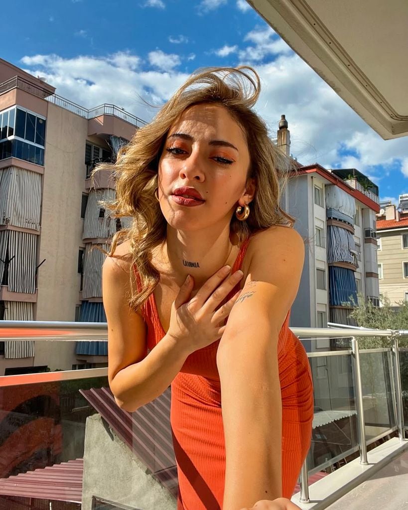 Muere Gizem Özmen, influencer de TikTok, a los 24 años en un trágico accidente de tráfico