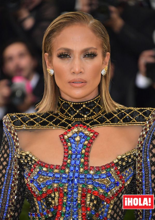 jennifer-lopez-met-2018-hola