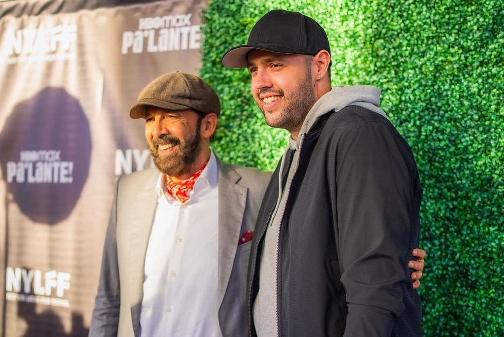 Juan Luis Guerra y su hijo Jean Gabriel en la presentación del disco Entre mar y palmeras en 2021