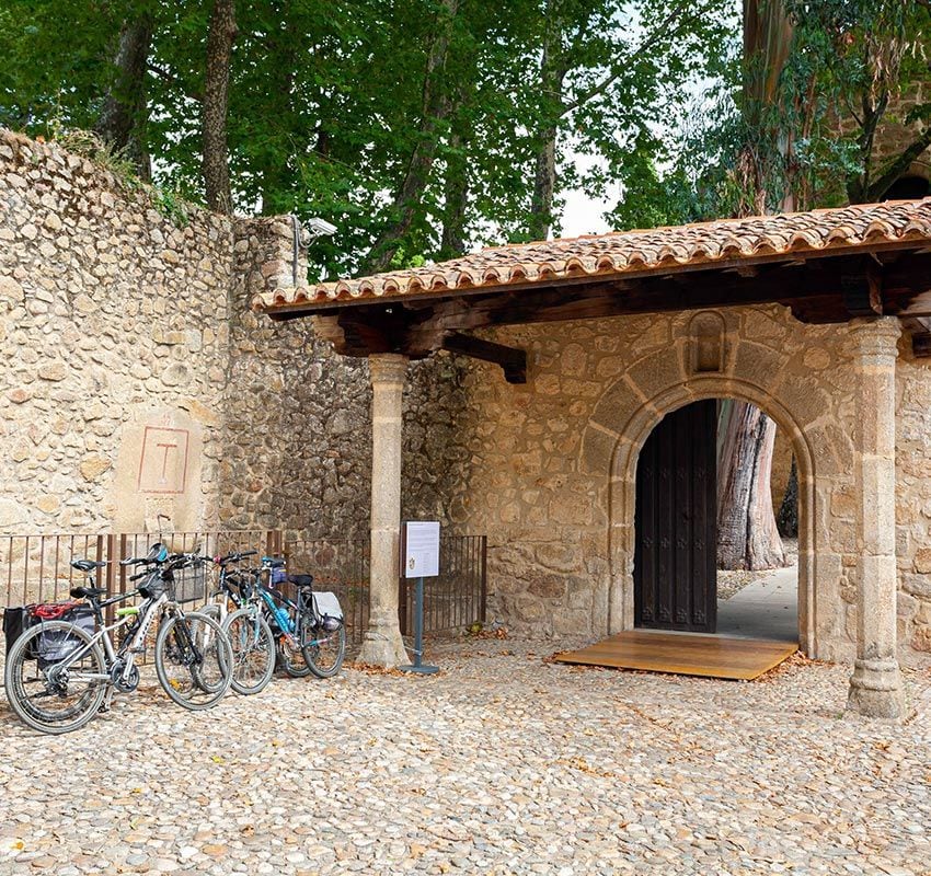 Acceso al monasterio de Yuste, Cáceres