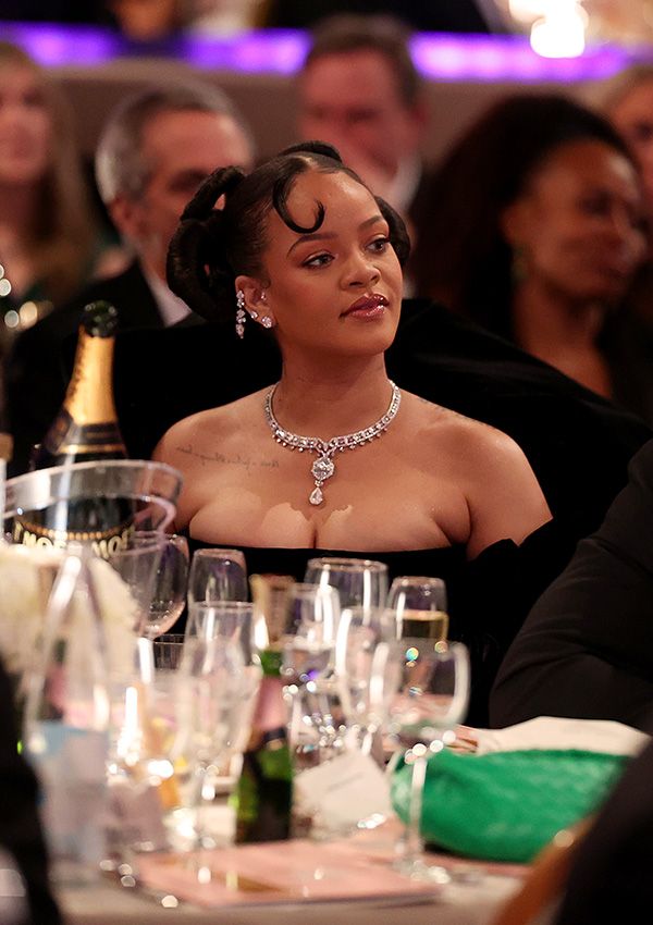 Rihanna Globos de Oro joyas