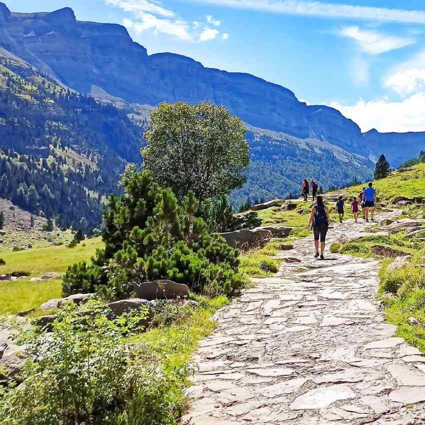 senderismo en el parque nacional de ordesa