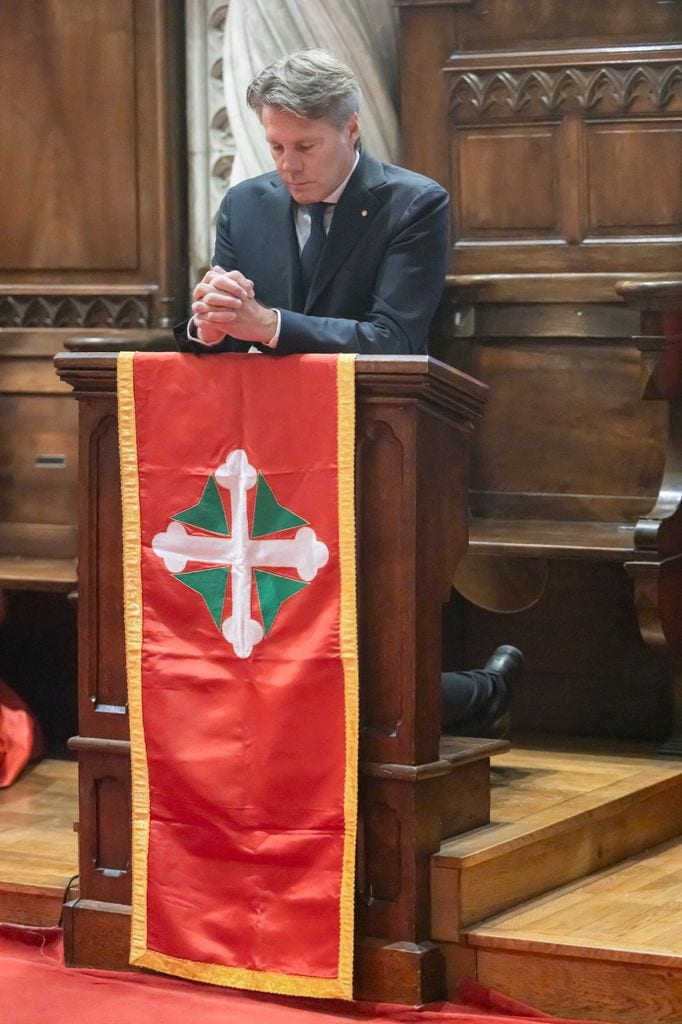 Manuel Filiberto de Saboya en la misa en memoria de sus abuelos en la Abadía Hautecombe