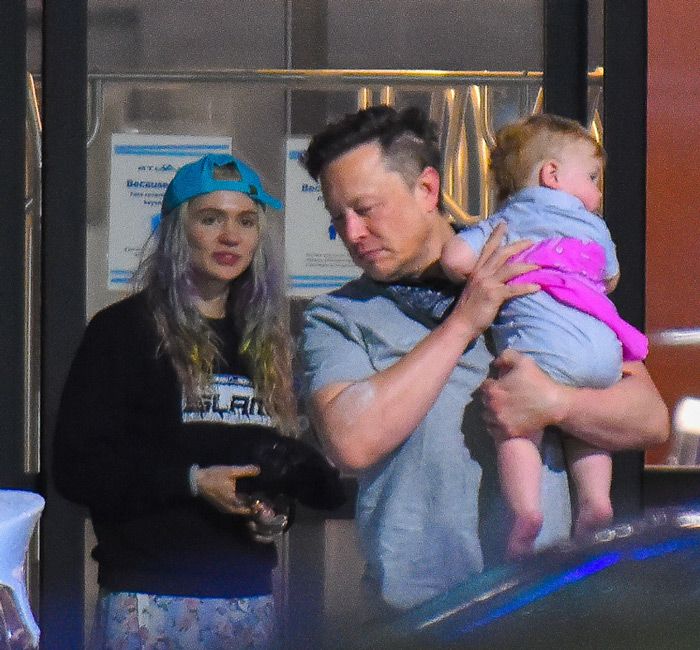 elon musk, grimes y su hijo