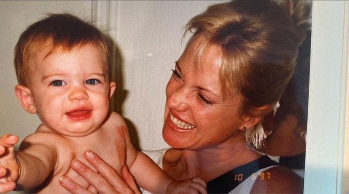 Melanie Griffith con su hija Stella del Carmen