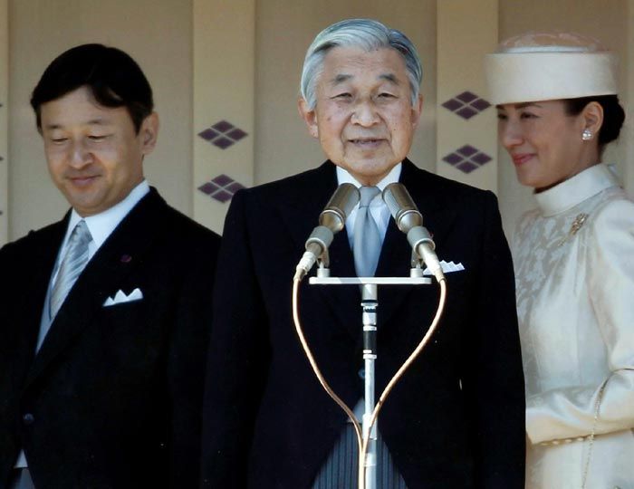 Akihito de Japón vuelve a cancelar sus compromisos por consejo médico, pero se encuentra mejor