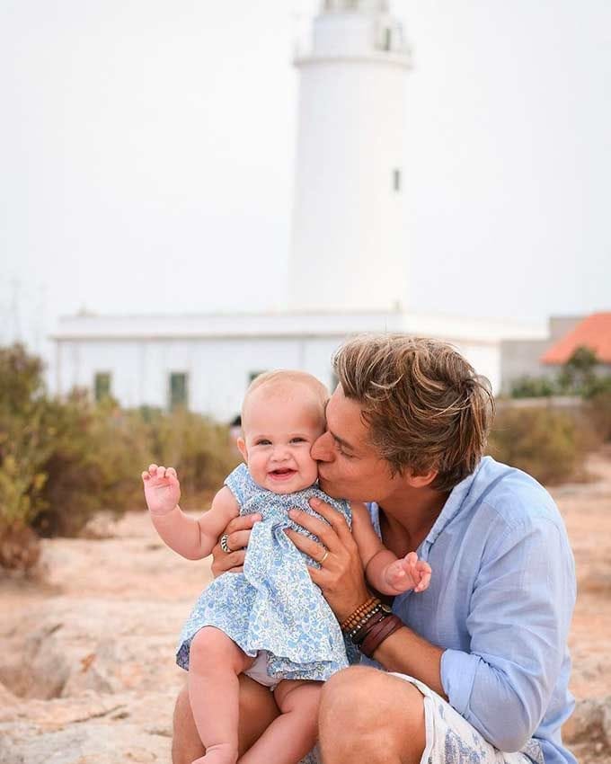 Carlos Baute con su hija