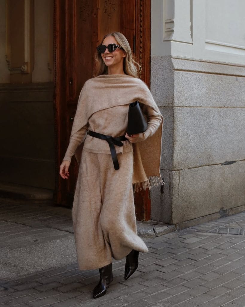 Influencer Lucía Barcena con total look de invierno