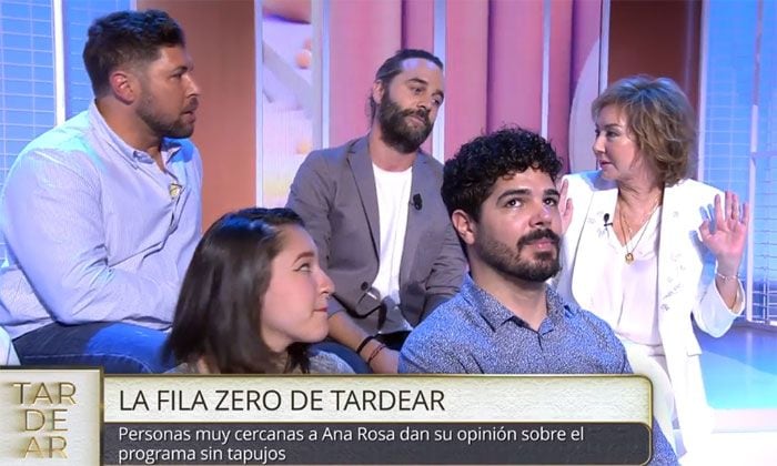 Ana Rosa Quintana con su sobrino, Quique, y el productor ejecutivo del programa, Juan