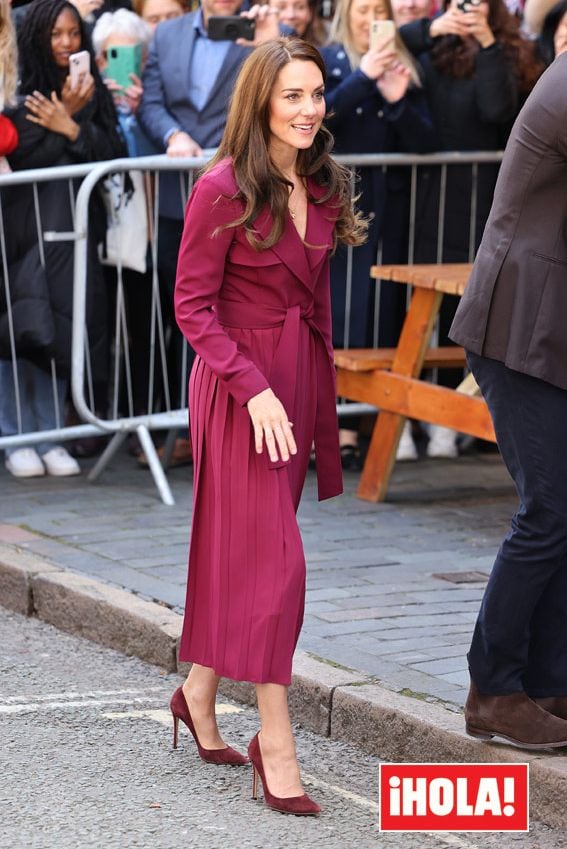 Kate Middleton vestido burdeos