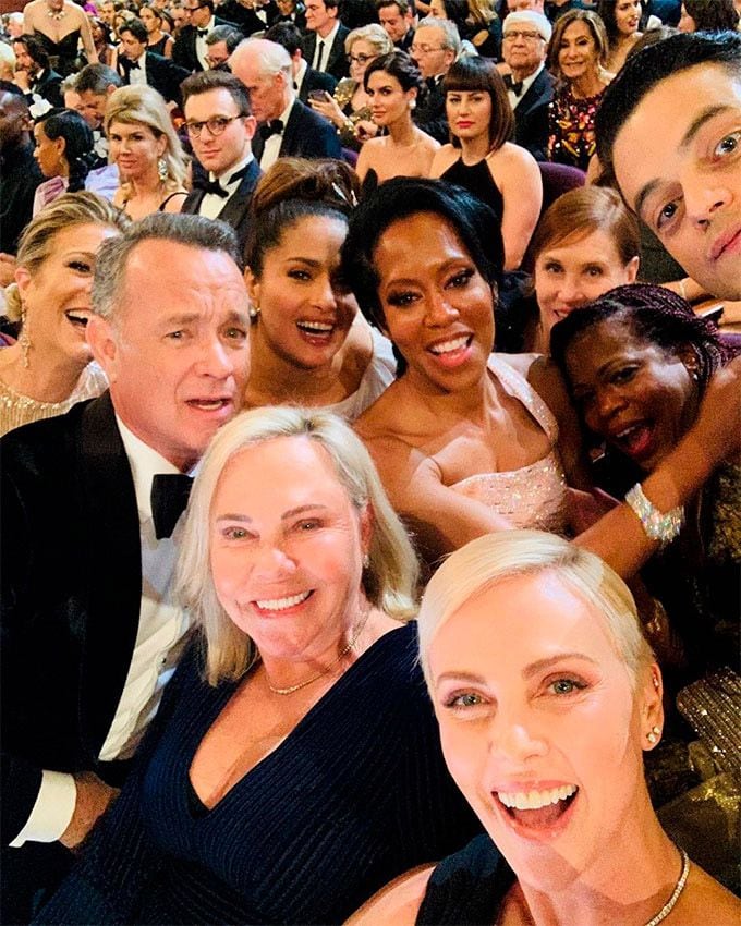 selfie charlize 2020