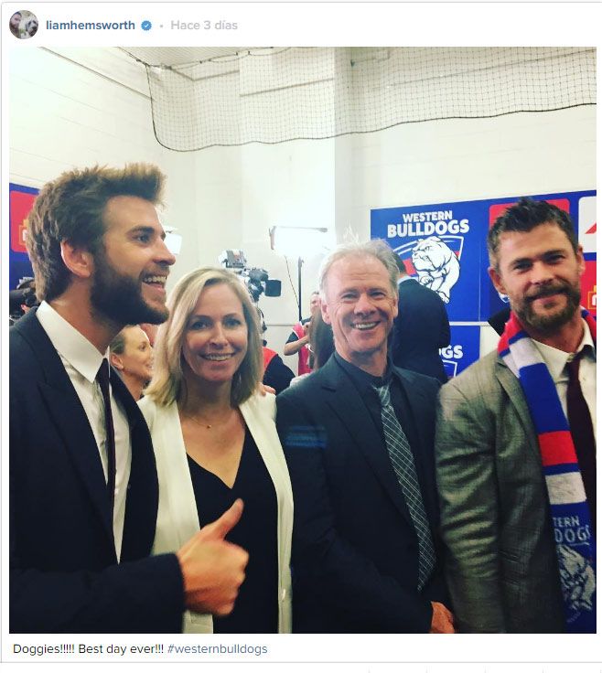 El actor, que es un incondicional de los Western Bulldogs, club de fútbol australiano, y, por supuesto, no quiso perderse la final de la AFL (Liga de Fútbol Australiana), que su equipo disputaba. Lo vio en compañía de sus padres, Craig y Leonie, y su hermano Liam