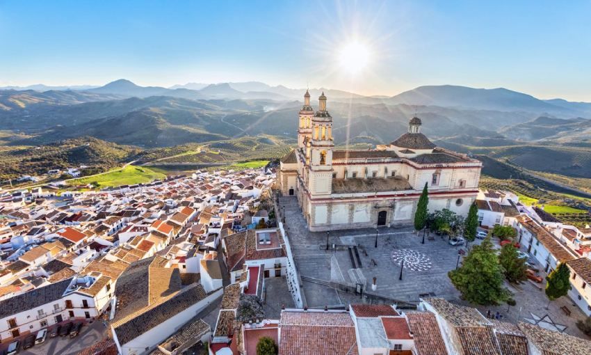 olvera el pueblo de cadiz elegido capital del turismo rural 2021