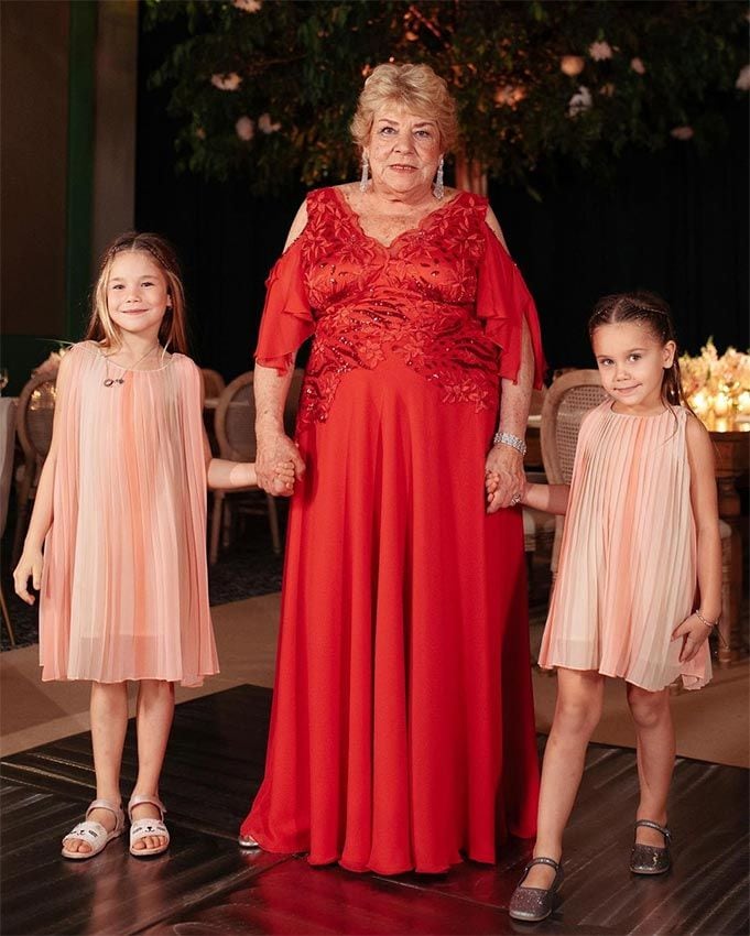 Nilda González, madre de Simeone, con sus nietas Francesca y Valentina