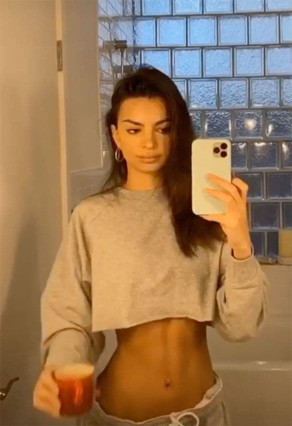 emrata chandal gris