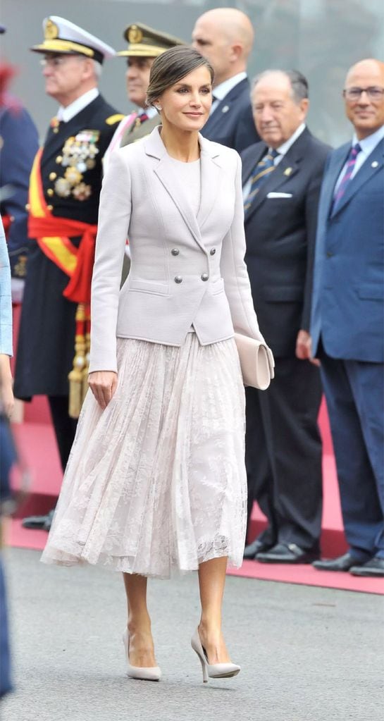 Ana Obregón, la más elegante con tu traje Barbie en el bautizo de Ana Sandra