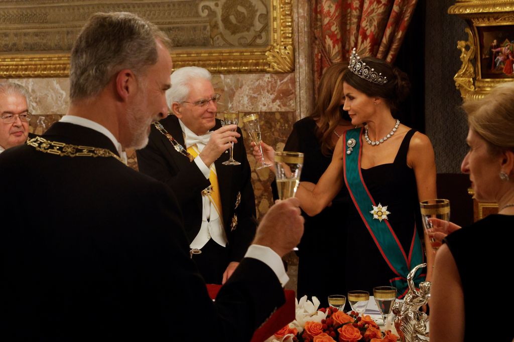 Los reyes Felipe y Letizia en el Palacio Real de Madrid en noviembre de 2021 durante la cena de Estado en honor a Sergio Mattarella y su hija Laura