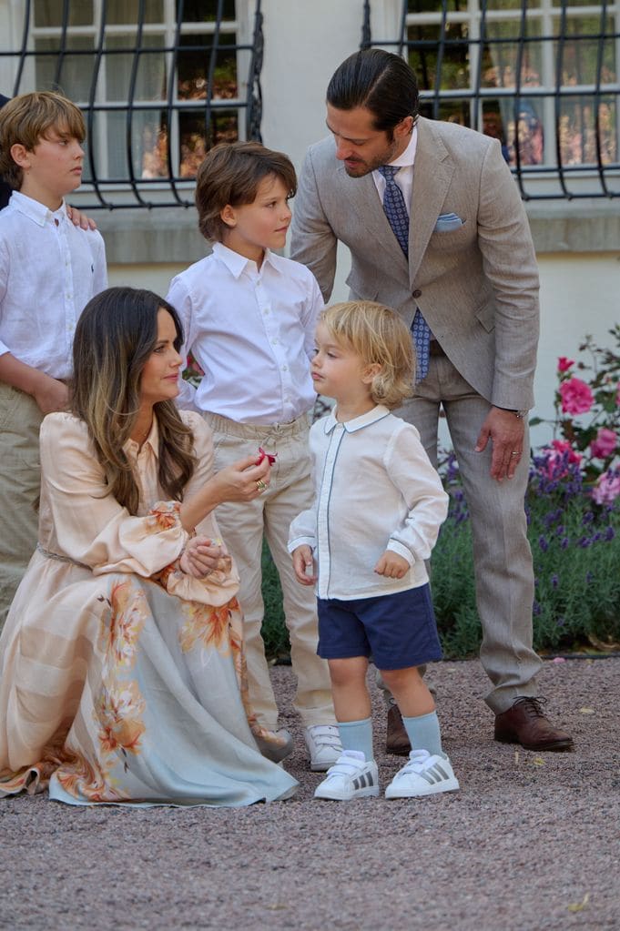 Carlos Felipe y Sofía de Suecia con sus hijos 
