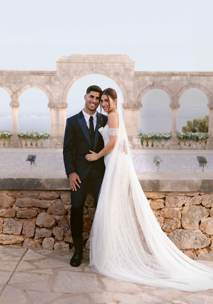 Marco Asensio y Sandra Garal en el día de su boda