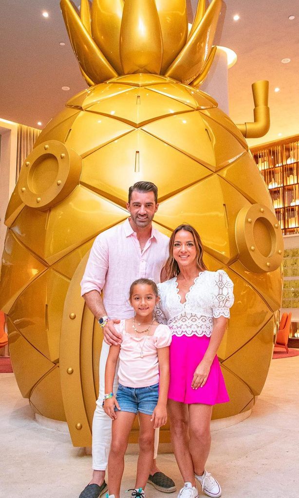 Adamari López, Toni Costa y su hija Alaïa