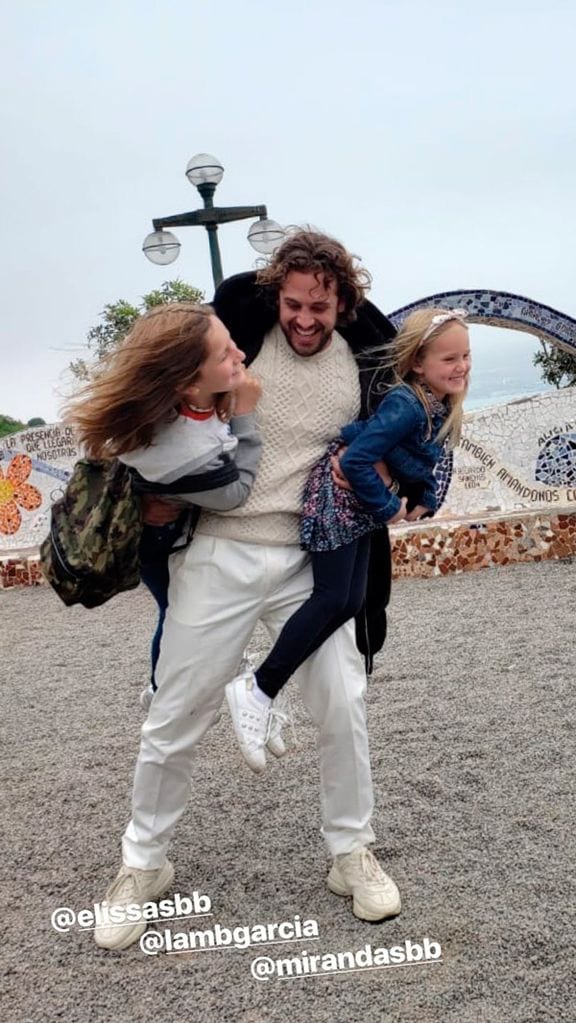 Geraldine Bazán de vacaciones con sus hijas en Lima, Perú