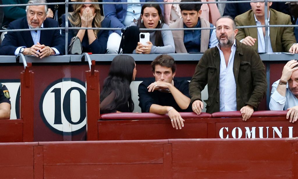 Victoria Federica de Marichalar visiblemente afectada durante la cogida a Andrés Roca Rey en la plaza de toros de Las Ventas, a 6 de octubre de 2024, en Madrid