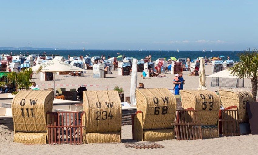 Playa en Travemünde, cerca de Lübeck, Alemania