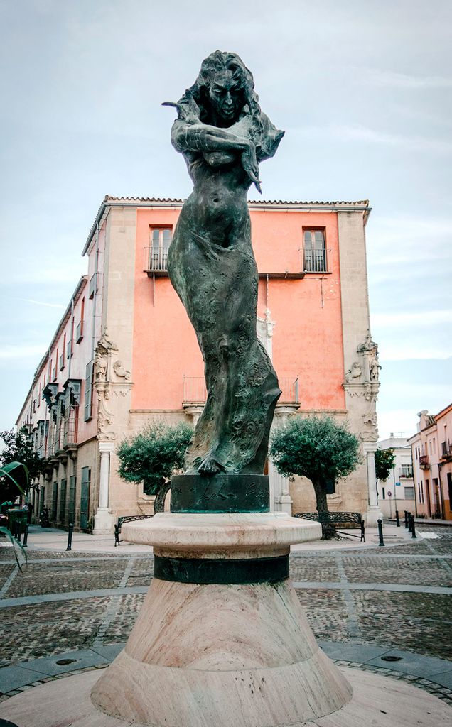 jerez-frontera-escultura-lola-flores