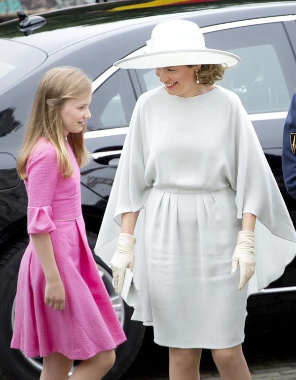 La princesa Elisabeth ha reinado en el Día Nacional de este año por la soltura demostrada en estas lides protocolarias y por el estilo desplegado con un precioso vestido rosa
