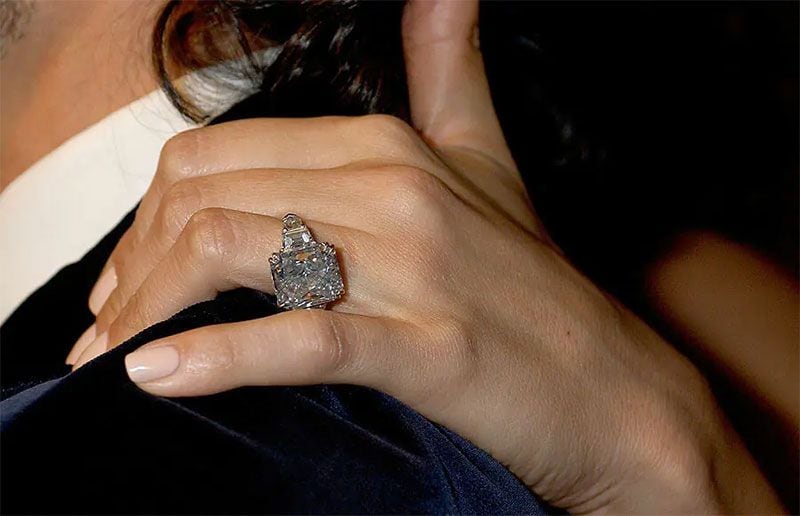 El anillo de jennifer lopez sale