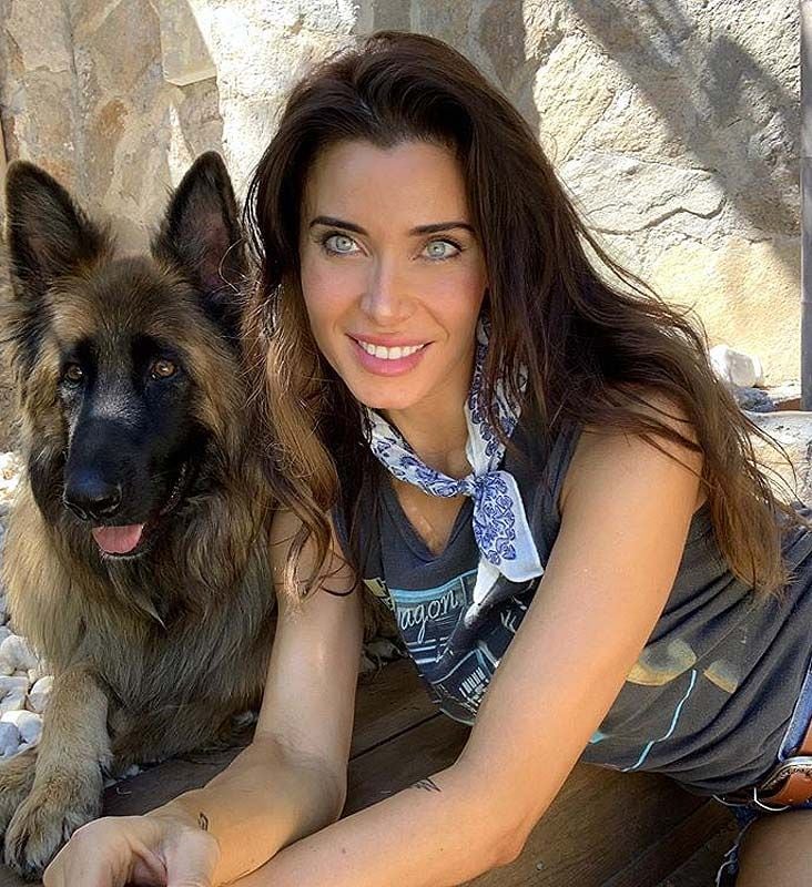 ¡En dos sencillos pasos! Pilar Rubio, toda una maestra de los 'selfies', tiene una alumna muy particular