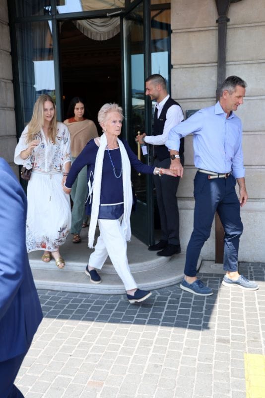 Los Borbón y los Urdangarin en la graduación de Irene Urdagarin