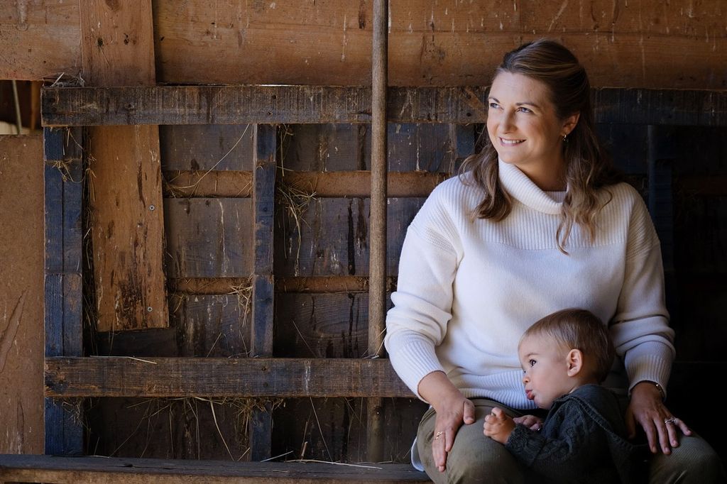 Stèphanie de Luxemburgo junto a sus hijos disfrutando de un día en la granja 