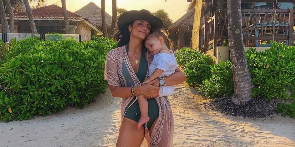 Aislinn Derbez daughter