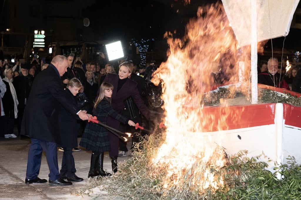 ALBERTO Y CHARLENE CELEBRAN JUNTO A SUS HIJOS LA CEREMINIA DE SAINTE DEVOTE EN MÓNACO 