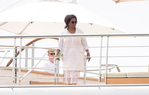 Oprah Winfrey es toda una eminencia en la televisión americana, por segundo año consecutivo ha elegido Ibiza para desconectar de las maratonianas jornadas de trabajo
