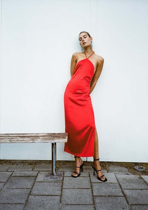 vestido rojo invitada zara