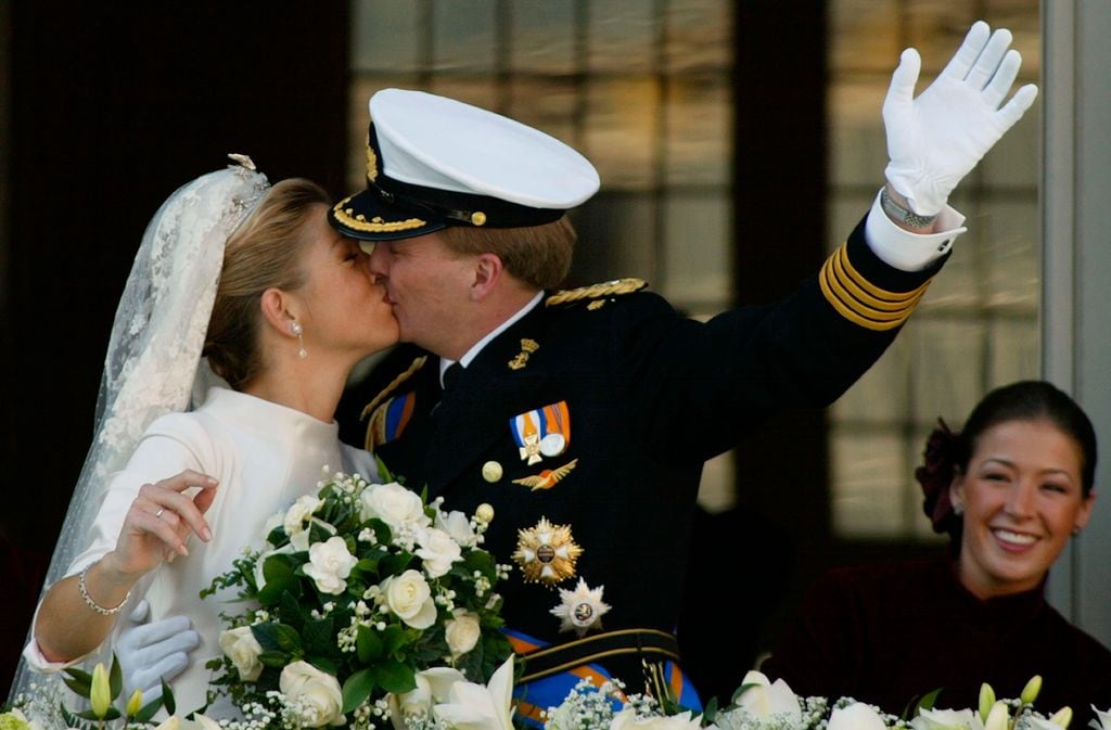 Beso de Máxima y Guillermo de Holanda