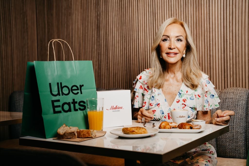 Carmen Lomana confiesa que cada vez pide más desayunos a domicilio para compartir con sus amigas.