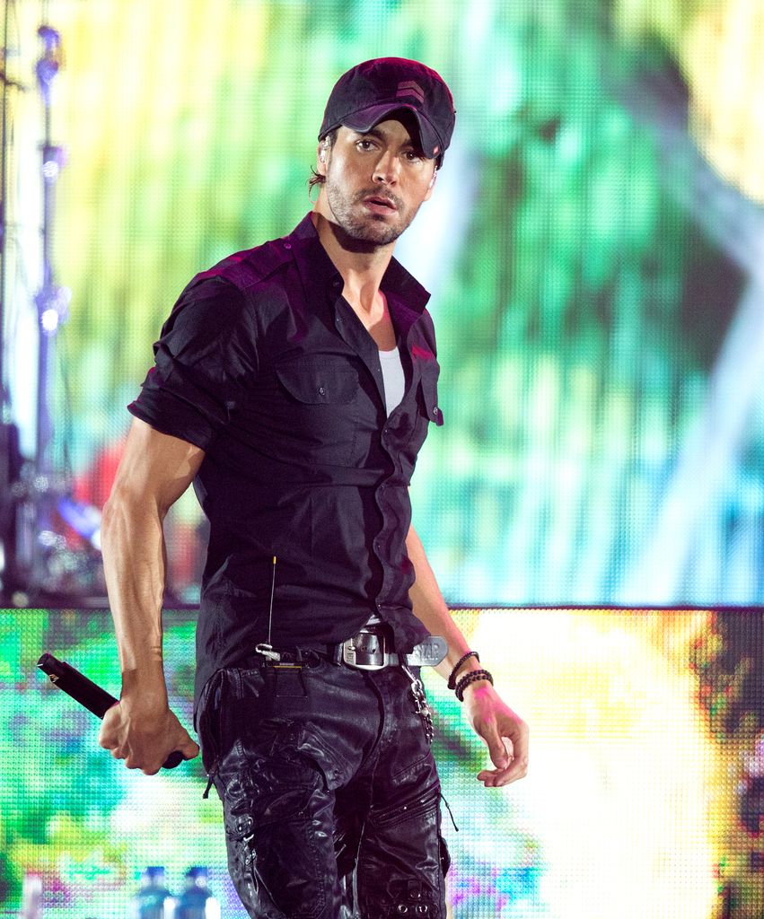 Enrique Iglesias issued a message through their social networks, asking their fans to be careful.