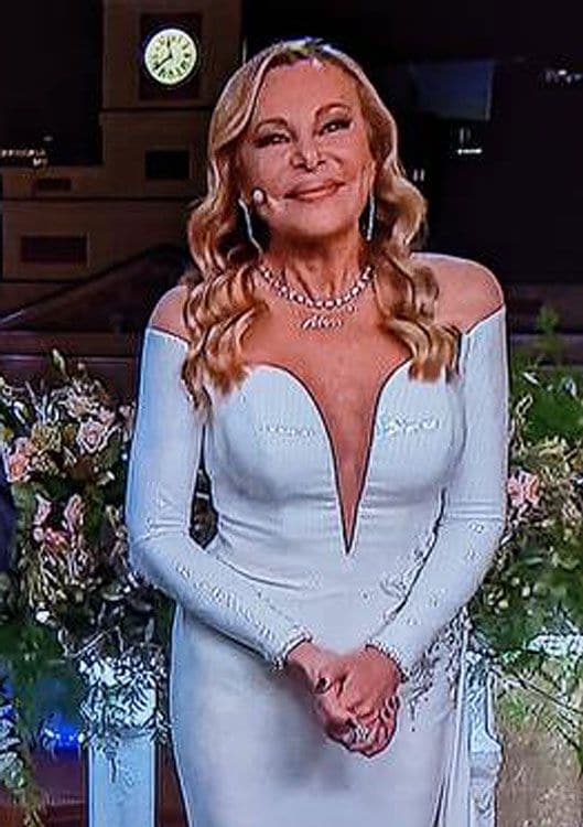 Ana Obregón con su vestido blanco 