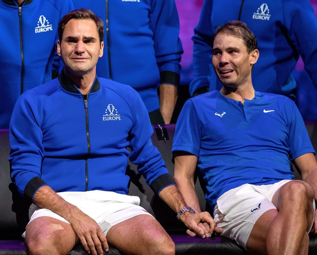 Roger Federer y Rafa Nadal, emocionados en la despedida del tenista suizo