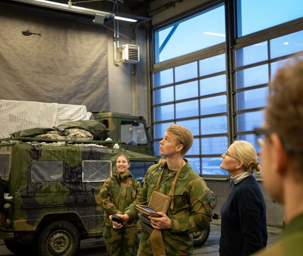 La princesa Ingrid de Noruega con las Fuerzas Armadas