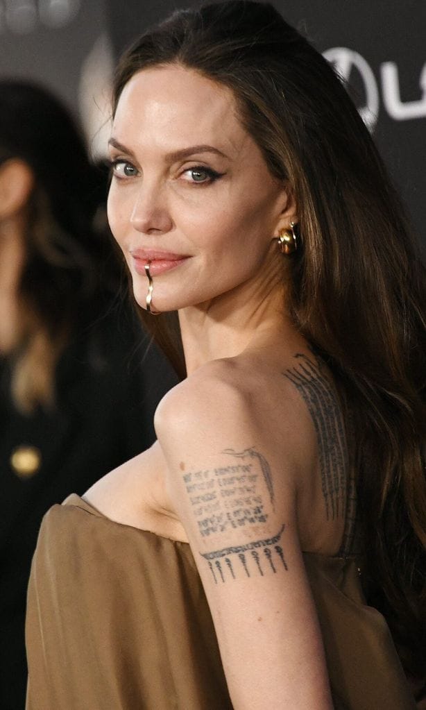 ANGELINA JOLIE HO4031