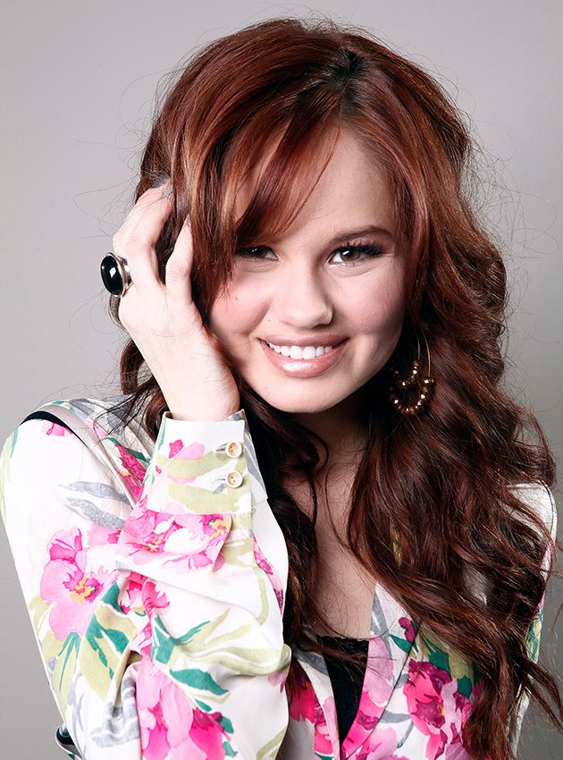 realzar pómulos Debby Ryan