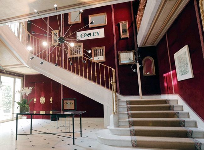 El exclusivo 'Oxley Gentleman Club' es un espacio efímero de aires 'british', ubicado en el Palacete de la calle Miguel Ángel de la capital.
