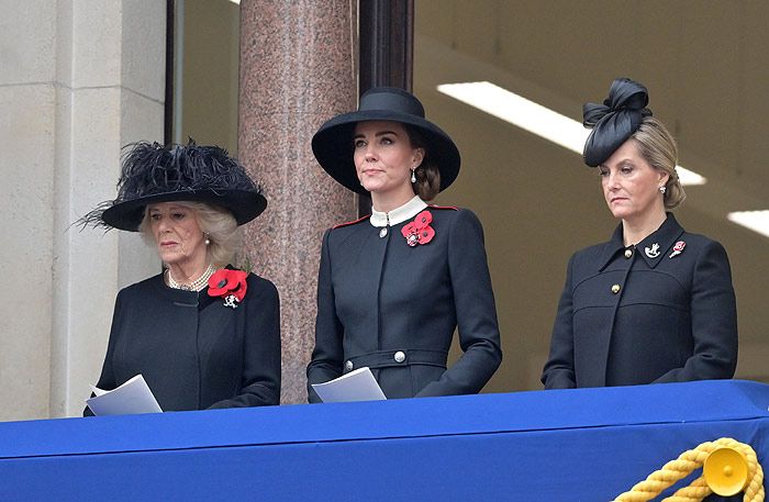 La Familia Real celebra el Día del Armisticio sin la Reina por primera vez en 22 años