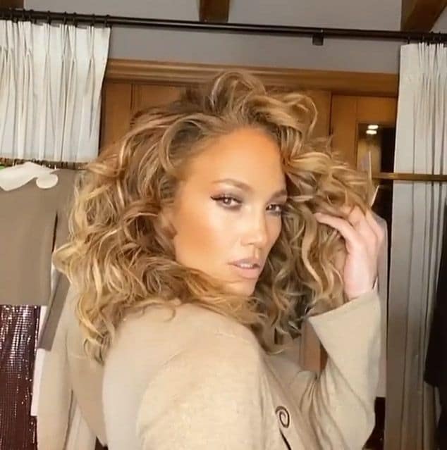 Jennifer Lopez peinados