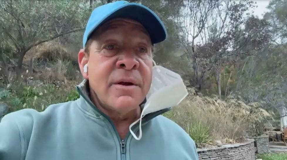 El actor Steve Guttenberg habla en "GMA3" sobre los incendios en California el 8 de enero de 2025.